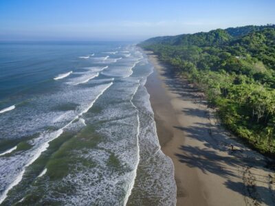 Plage de Malpais photographiée avec un drone