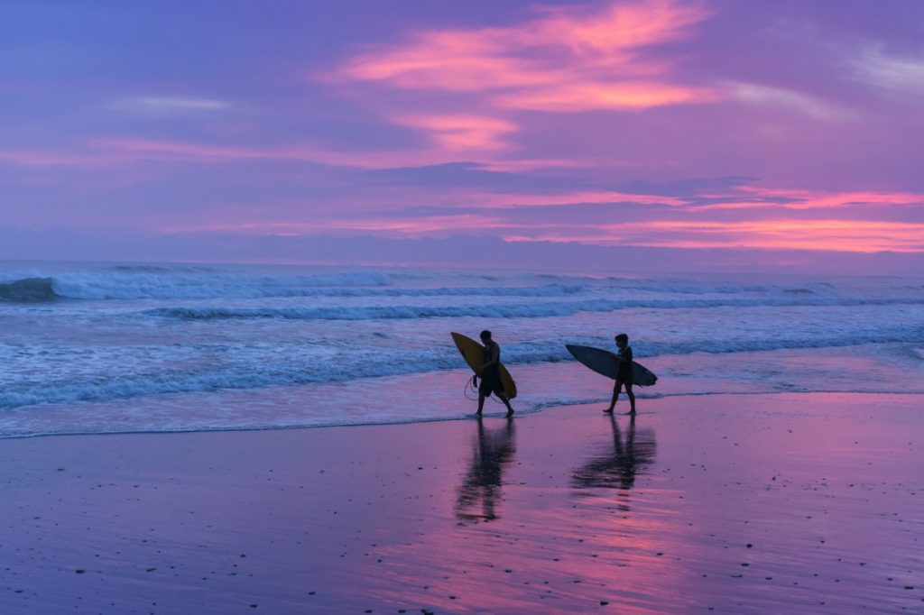 Surf et sunset au Costa Rica