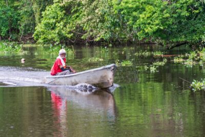 Pêcheur sur le Rio Sierpe