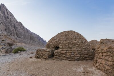 Tombes au pied du Jebel Hafeet
