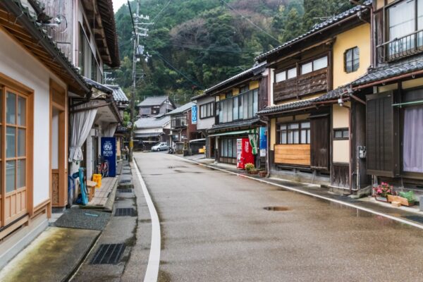 Une ruelle d'Ine, village de pêcheurs au Japon