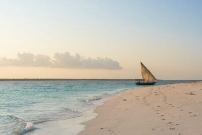 Dhow au coucher de soleil à Mnemba Island