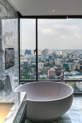 Baignoire au 137 Pillars Suites à Bangkok