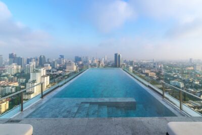 Infinity pool au 137 Pillars Suites de Bangkok
