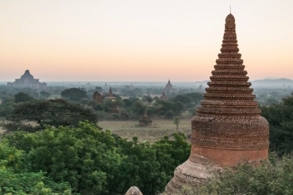 Lever de soleil à Bagan