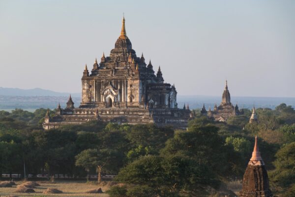 Temple Thatbyinnyu à Bagan