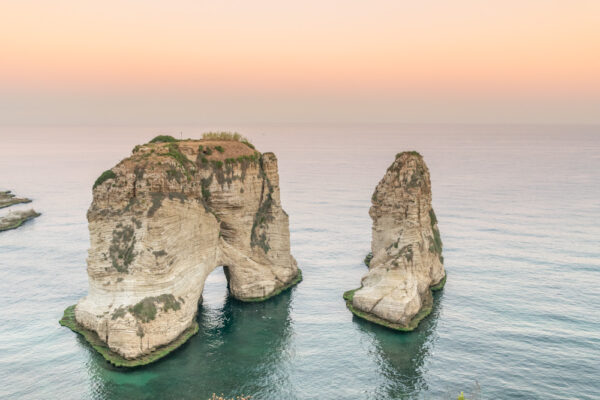 Lever de soleil sur la grotte aux pigeons à Beyrouth au Liban