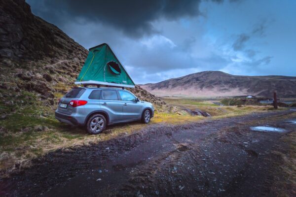 4x4 avec tente de toi en Islande