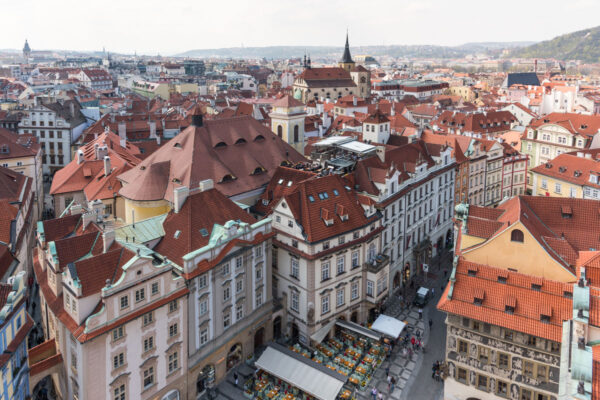 Vue sur Prague depuis une tour de la vieille ville