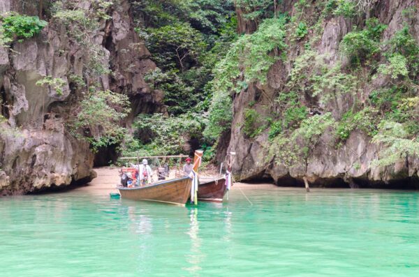 Excursion dans la baie de Phang Nga en Thaïlande