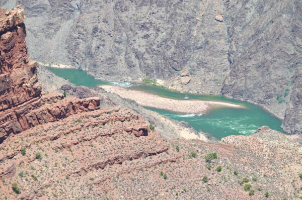 Point de vue sur le Colorado au Grand Canyon