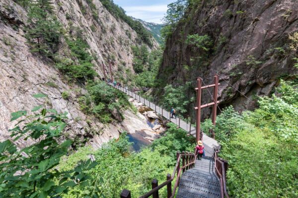 Randonnée dans le parc Seoraksan en Corée du Sud