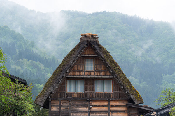 Shirakawago, village des Alpes japonaises