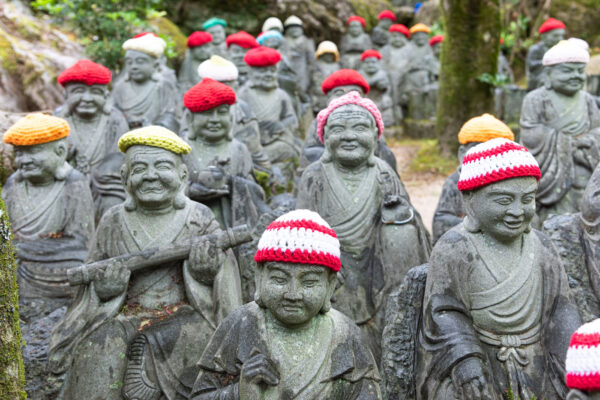 Statuettes dans le temple Daisho-in