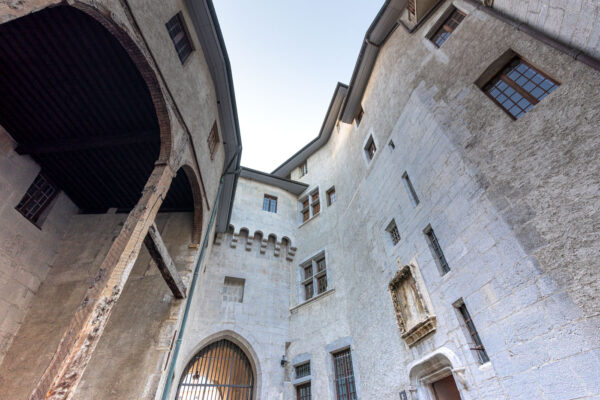 Entrée du château des ducs de Savoie