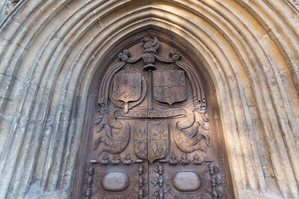 Porte de l'abbaye de Bath