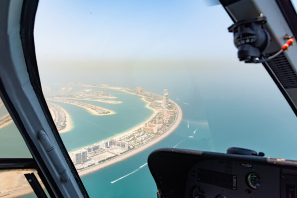 Panorama depuis l'hélicoptère à Dubaï