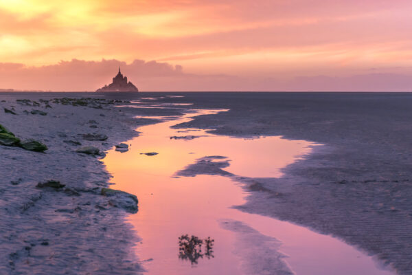 Coucher de soleil sur le Mont Saint-Michel et sa baie