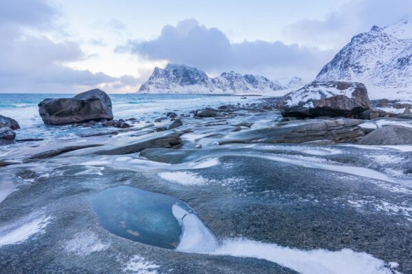 Plage d'Uttakleiv aux Lofoten