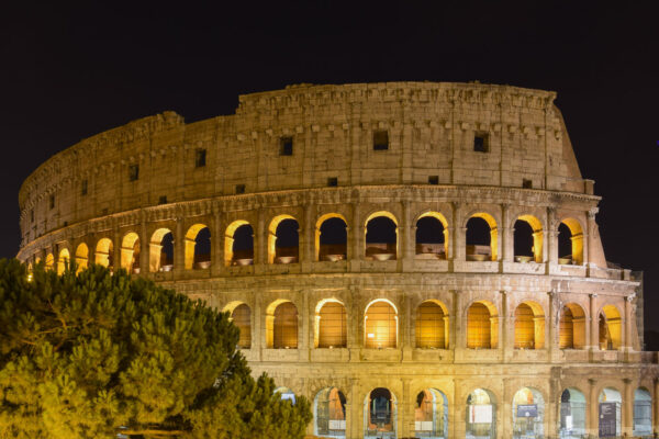 Colisée de Rome la nuit