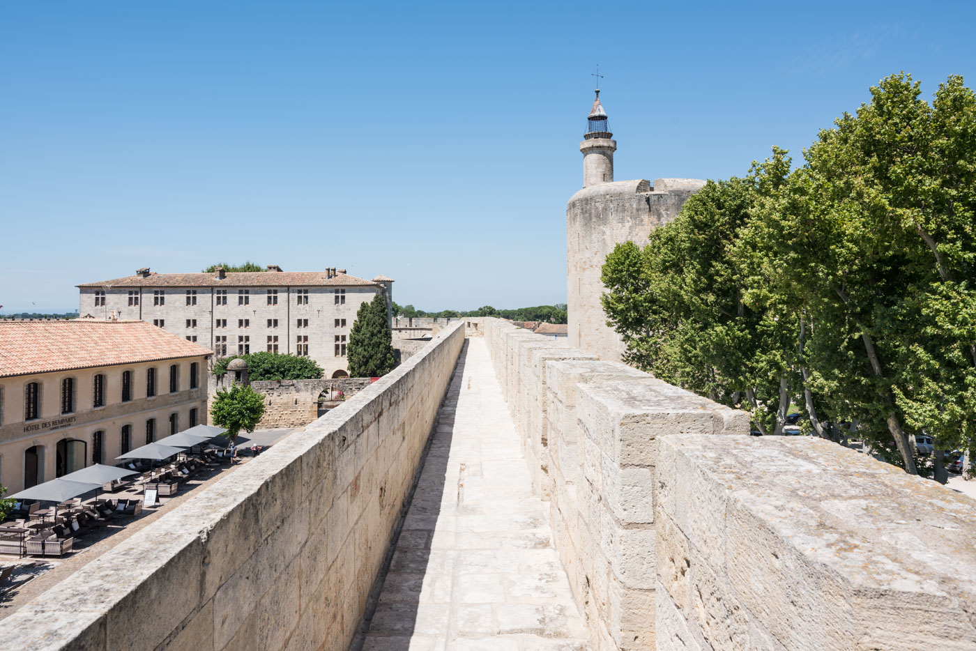 tour et rempart aigues mortes