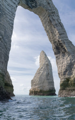 Passage sous l'arche naturelle