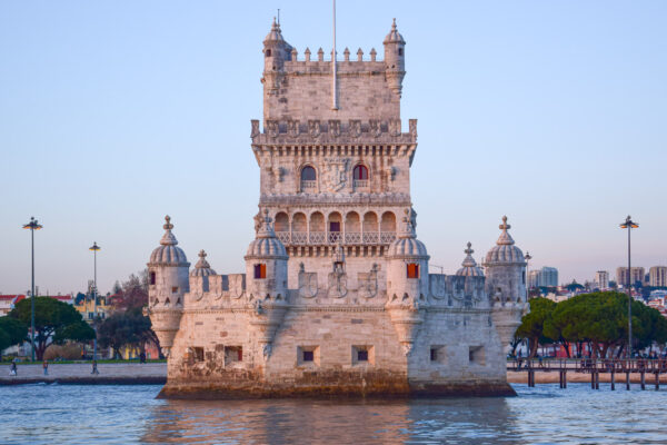 Tour de Belém depuis le Tage