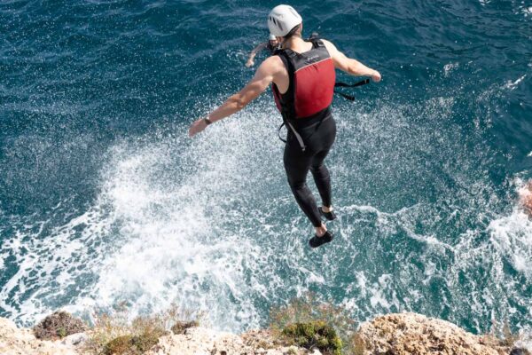 Activité de coasteering à Majorque en Espagne