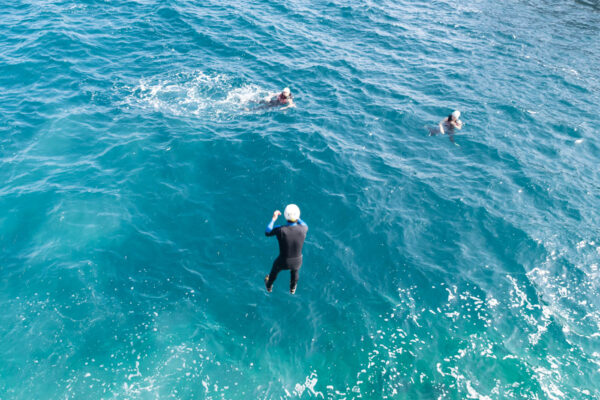 Saut en coasteering