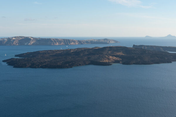 Néa Kaméni depuis l'île principale