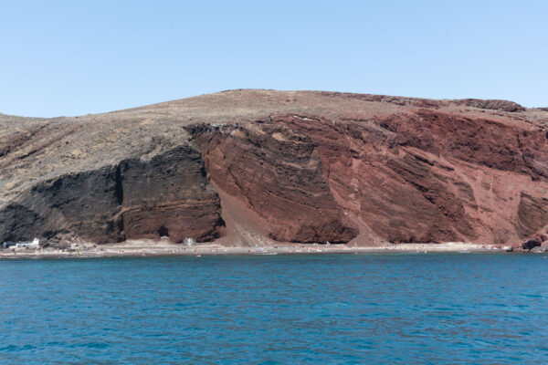 Red Beach à Akrotiri depuis un catamaran