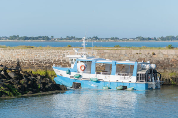 Bateau pour la traversée vers Tatihou