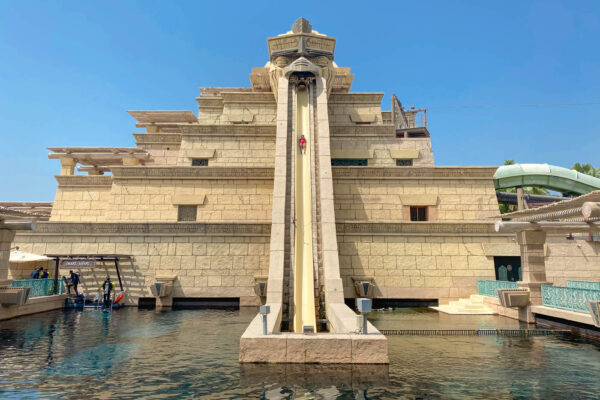 Tower of Neptune dans le parc aquatique de l'Atlantis à Dubaï