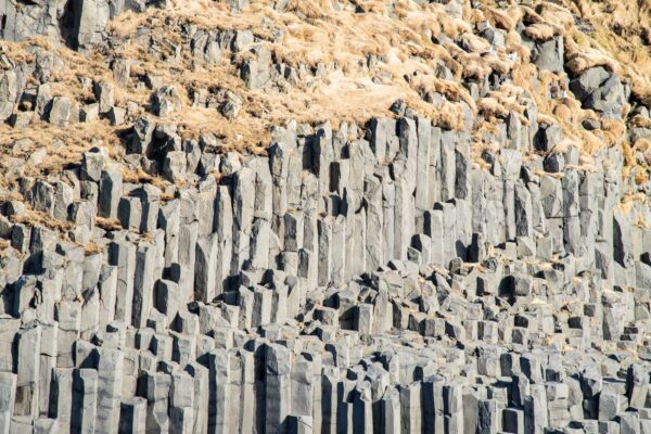 Colonnes de basalte de la plage de Reynisfjara