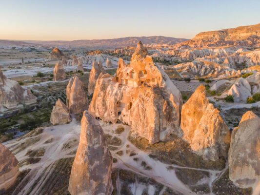 Cheminées de fées en Cappadoce depuis une montgolfière