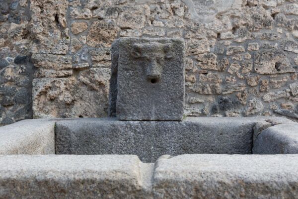 Fontaine publique à Pompéi
