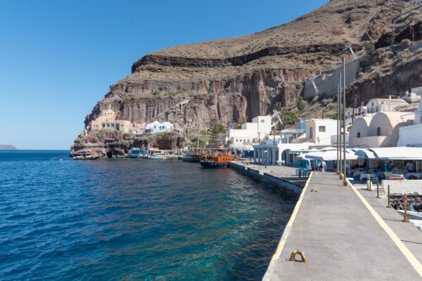 Vieux Port de Fira à Santorin