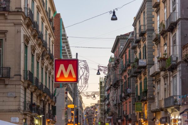 Via Toledo en bordure des Quartiers Espagnols