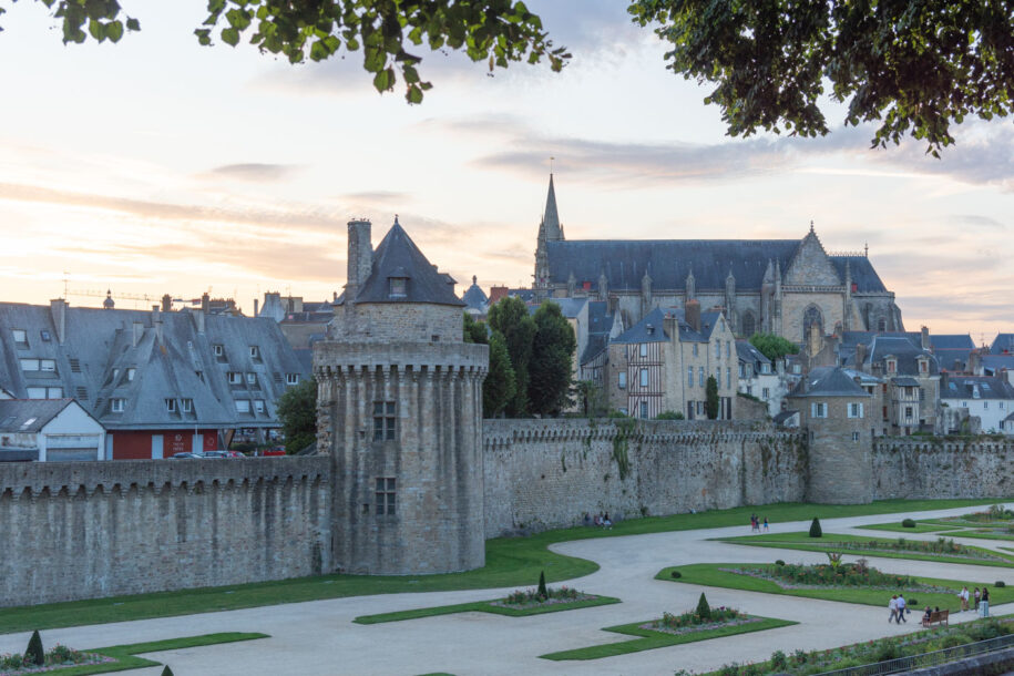 Coucher de soleil sur les remparts de Vannes